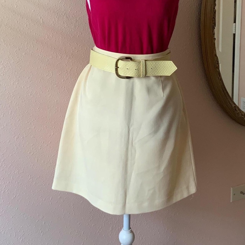 Vintage 90s Butter Yellow A Line Chic Mini Skirt